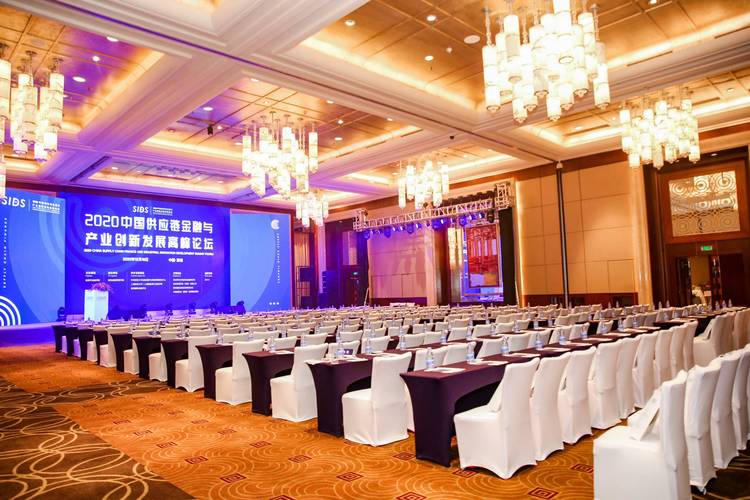 的针对佛山本地酒店会议厅,会展中心,商务场馆的高峰论坛拍摄需求
